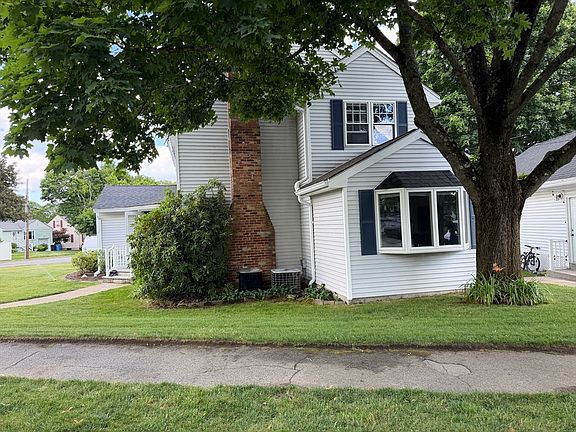2nd image of 22 Abbott Rd
