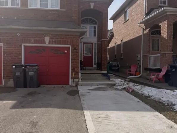 7332 Rosehurst Dr, Mississauga, ON L5N 8P1