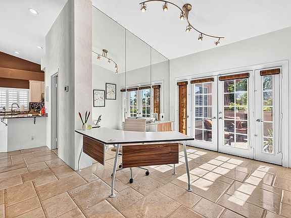 4th image of 137 Courtside Dr