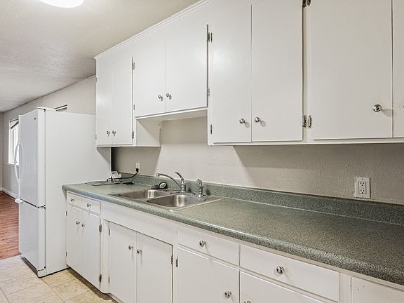 4th image of 9212 Kenwood Dr SW APT 1