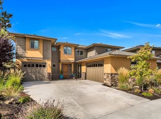 60962 Woods Valley Pl, Bend, OR 97702