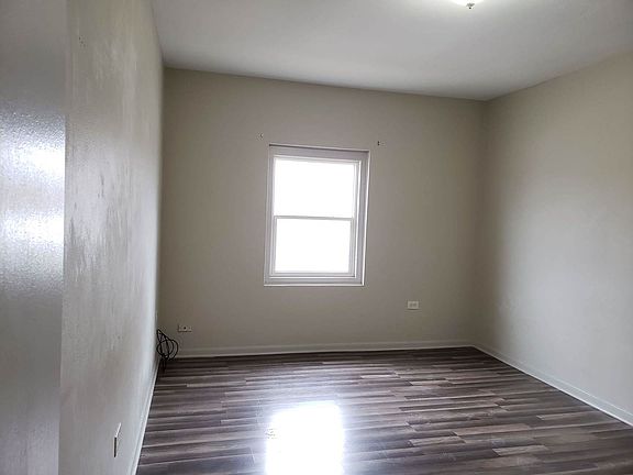 5th image of 914 W Greenwood Ave #2