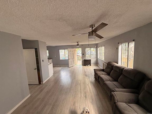 5th image of 901 E 16th St