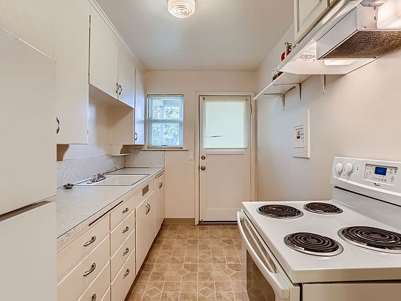 4th image of 2505 21st Ave APT 3