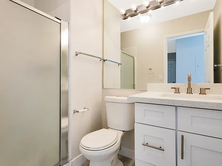 # Guardian Realty 6250 W Flamingo Rd Apt 55 Las Vegas Condo Rental master bath seperate shower_02062020