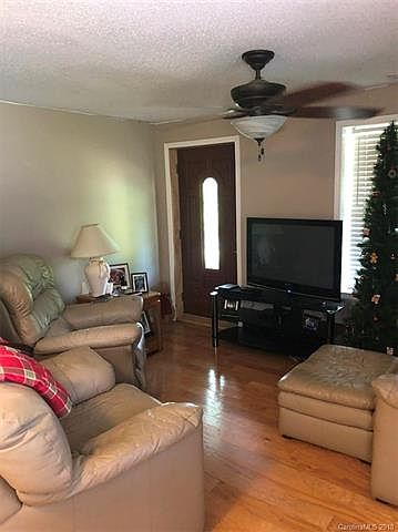 2nd image of 4216 Orchard Rd
