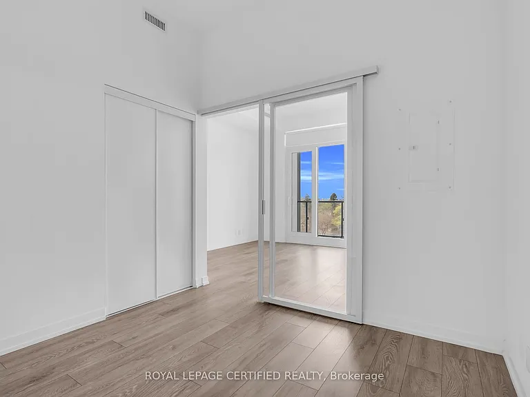 2020 Bathurst St #919 — Photo 23