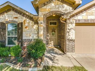 901 Silverthorne Dr, Burleson, TX 76028