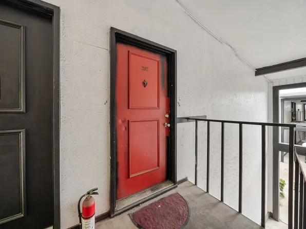 2627 Douglas Ave APT 202, Dallas, TX 75219