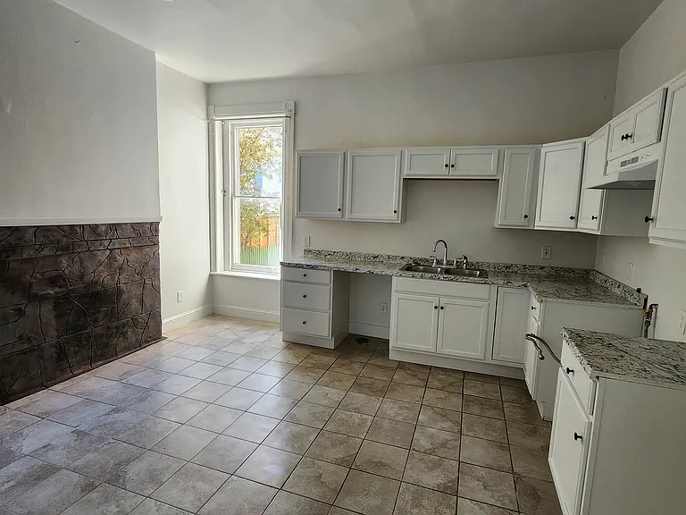 130 York St #1 — Photo 9