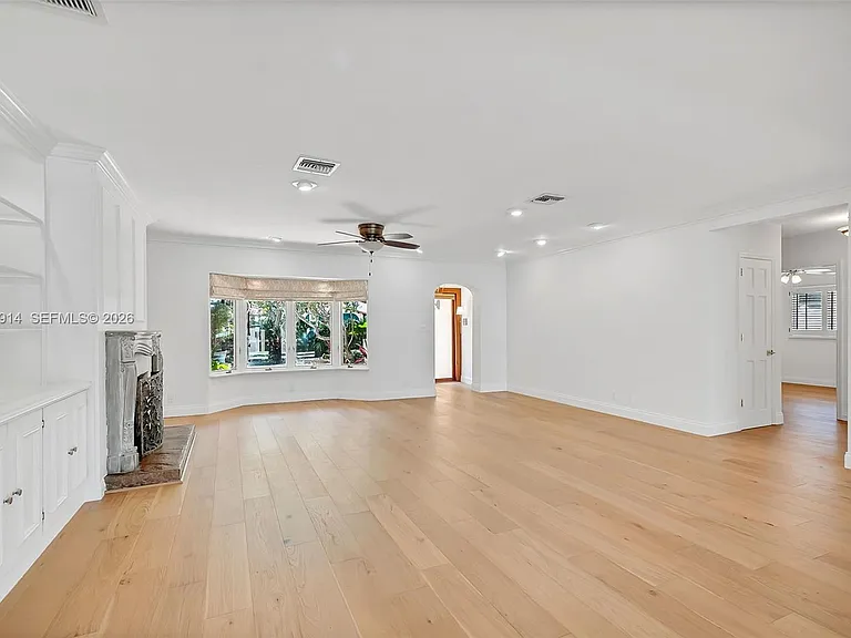 325 Bontona Ave — Photo 7