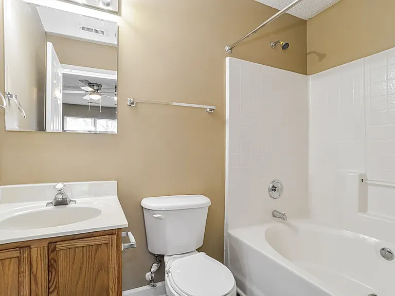 17104 Melgrave Ave — Photo 4