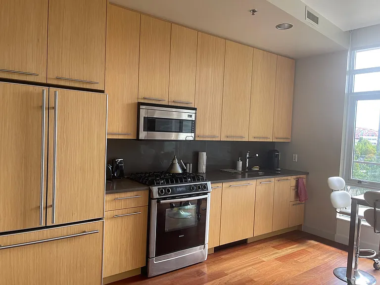 949 NW Overton St #607 — Photo 11