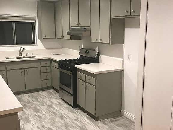 5th image of 330 N Jackson St APT 118