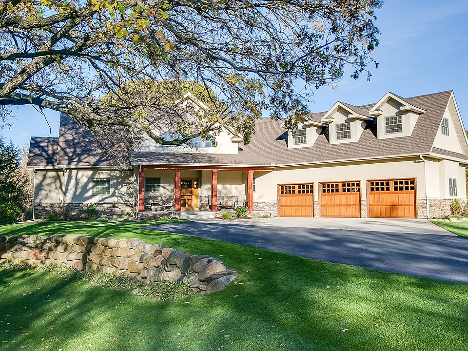 Grand Home on 1 Acre