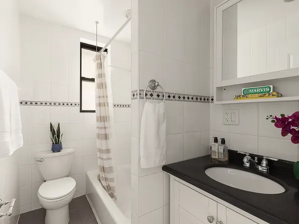 801 Riverside Drive image 5 of 8