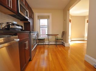 218 Newbury St APT 4R, Boston, MA 02116