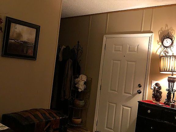 4th image of 9 Loraine Dr