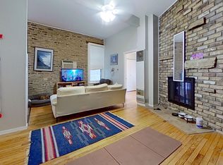 650 Briar, Chicago, IL 60657