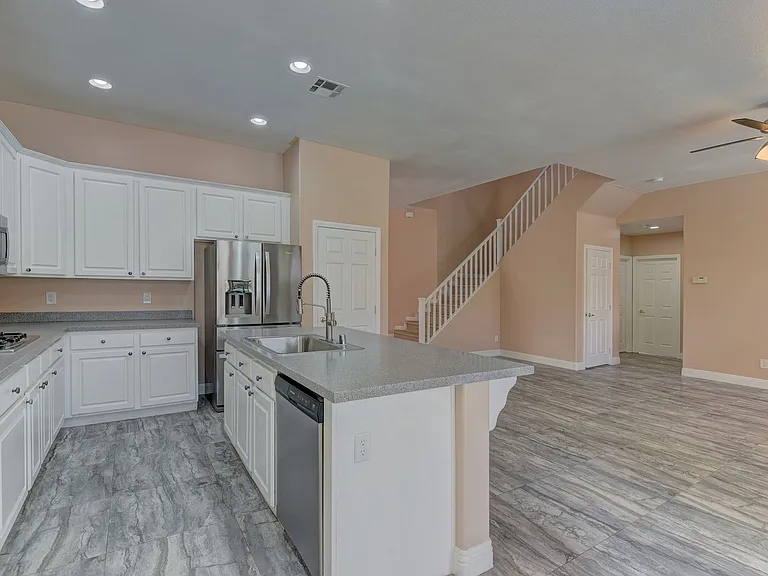 5862 Bluthe Bridge Ave — Photo 9
