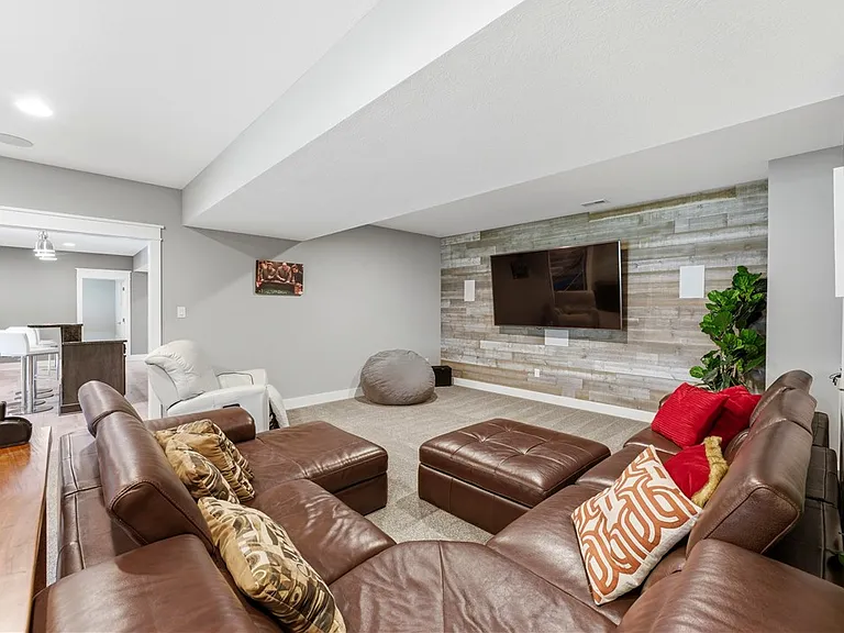 666 Chilliwack Ln — Photo 41