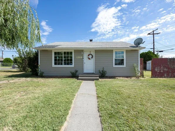 1304 Heffron St, Sunnyside, WA 98944