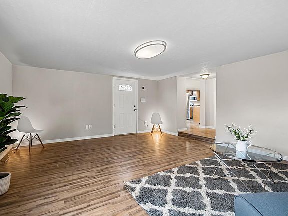 5th image of 6880 Monaco St #1
