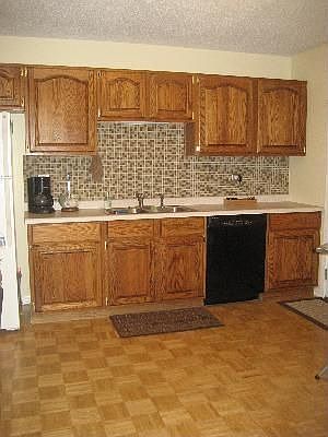 2nd image of 233 N Commonwealth Dr
