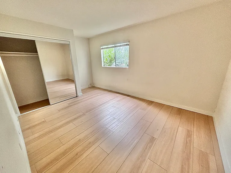 382 W Ramona St #C — Photo 10