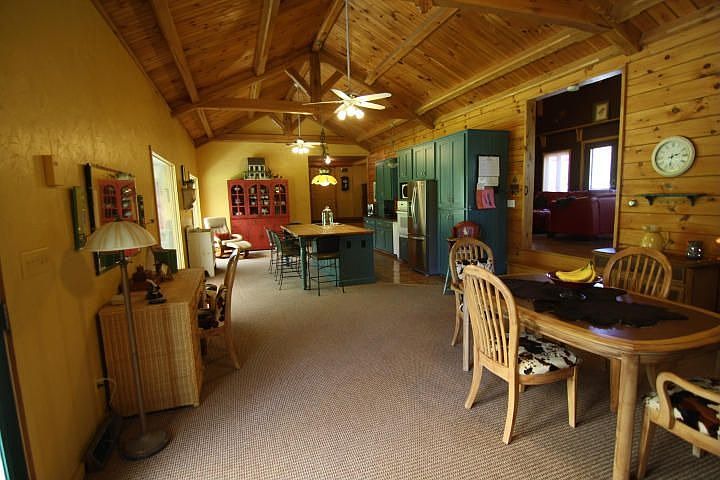 Grand Dining & Kitchen Area