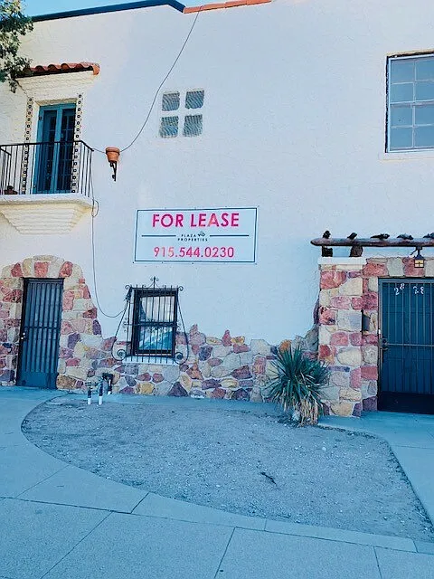 2 bed, 1.0 bath, 1917 sqft, $1,500 — Photo 1