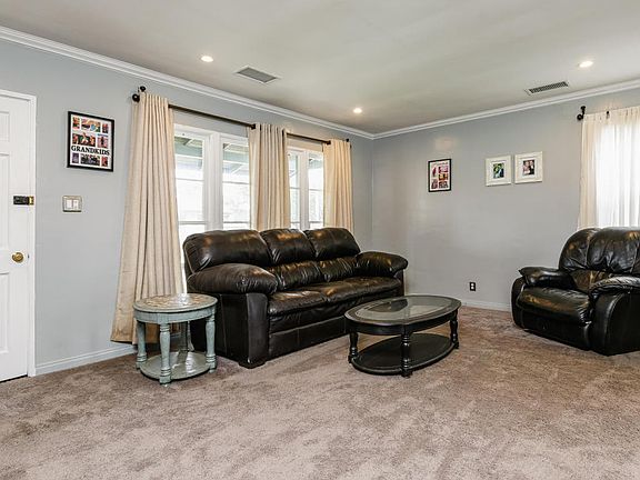 3rd image of 2718 Beacon Ave