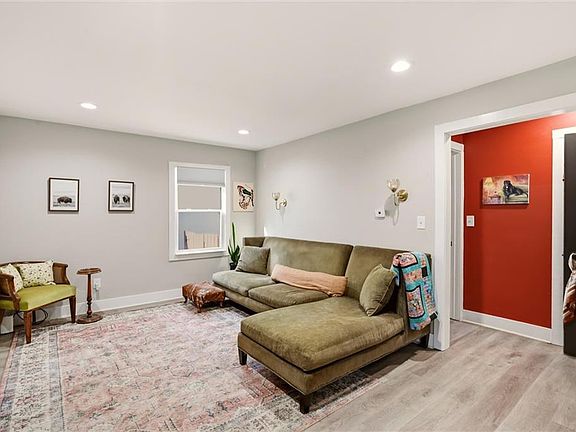 4th image of 1712 S Brookside Ave