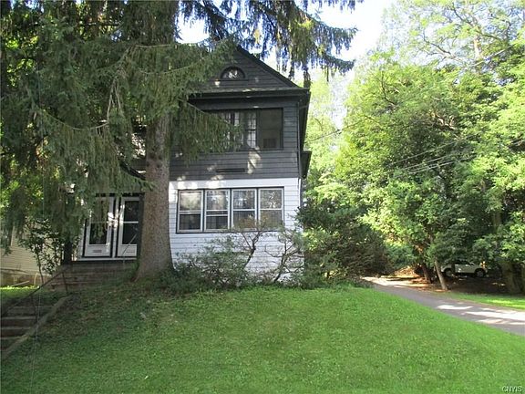 4th image of 158 Gorland Ave #60