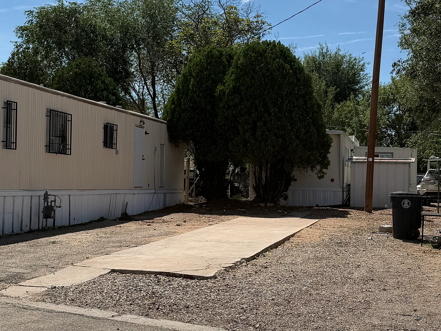 3 bed, 300 sqft, $700 — Photo 2