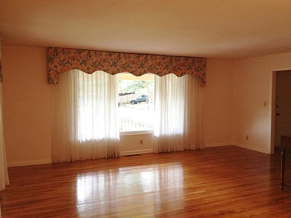 2nd image of 2812 Morningside Dr