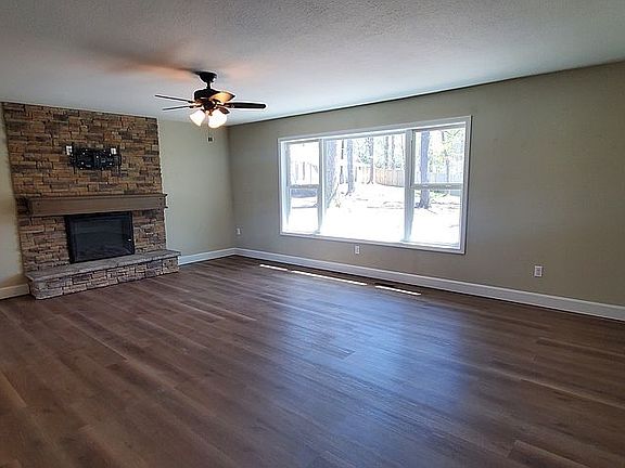3rd image of 902 County Road 468