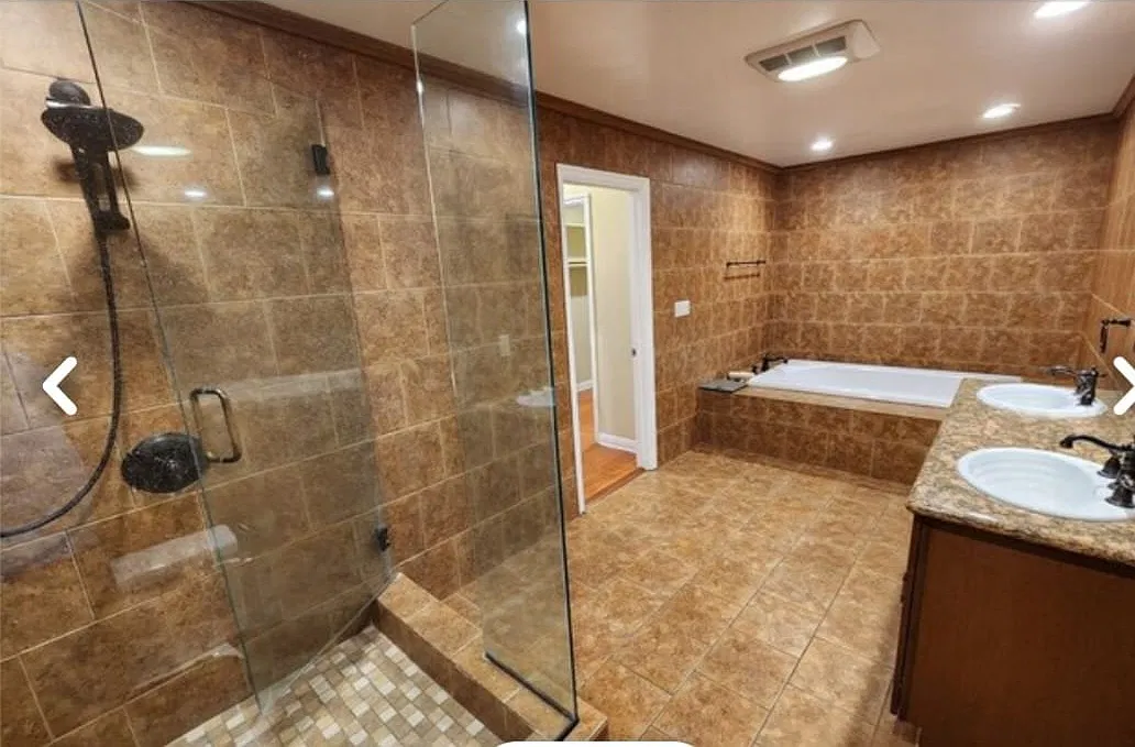 Condominium — Photo 2