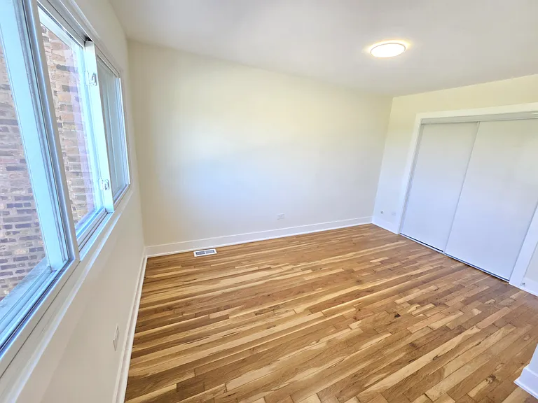 2538 S Wentworth Ave — Photo 13