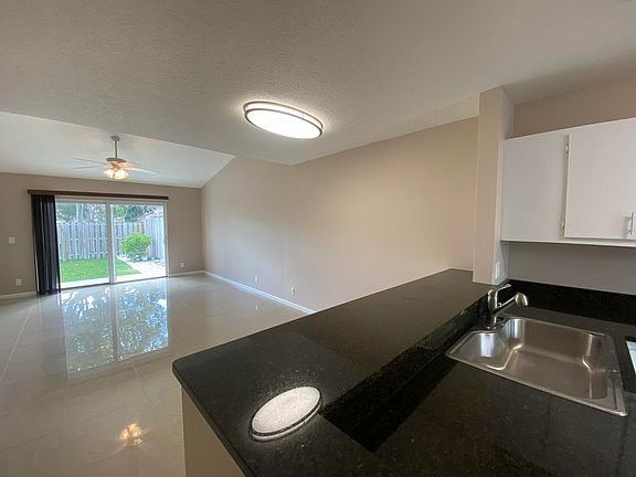 4th image of 108 Oakwood Dr