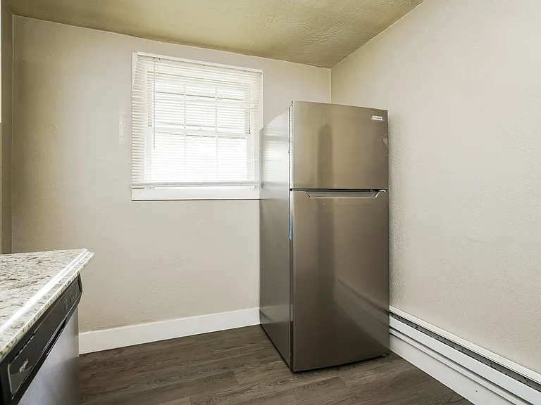 2943 Porter Ave — Photo 10