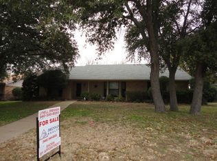 1606 S Rodgers Dr, Graham, TX 76450