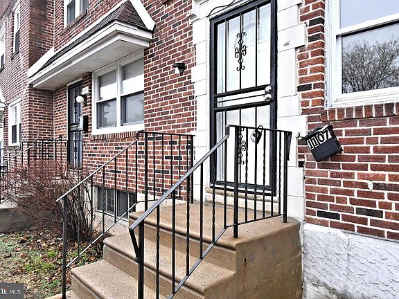 3rd image of 1107 E Sharpnack St