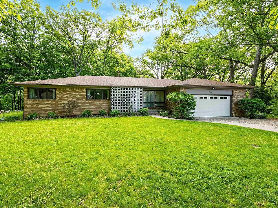 1st image of 2405 Twin Oaks Ct