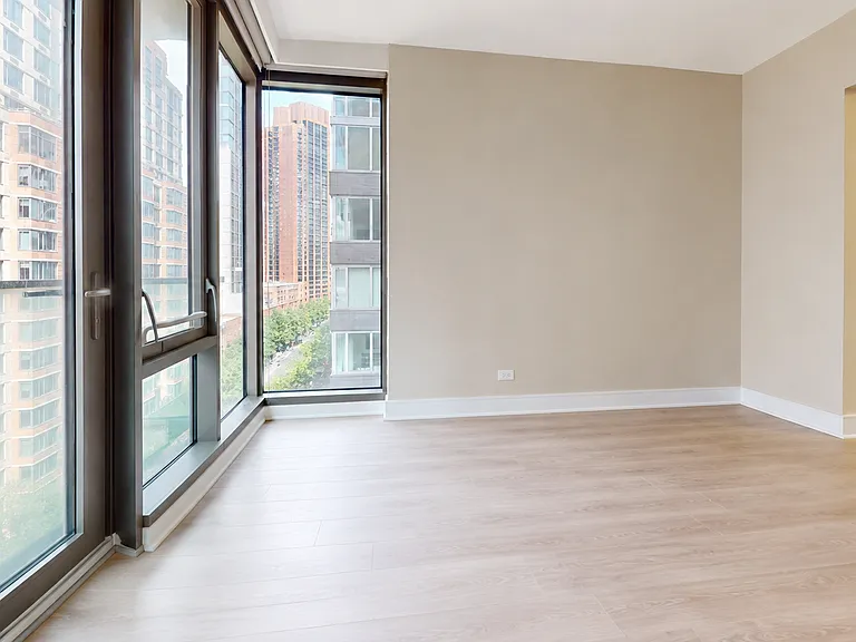 237 E 34th St #1103 — Photo 11