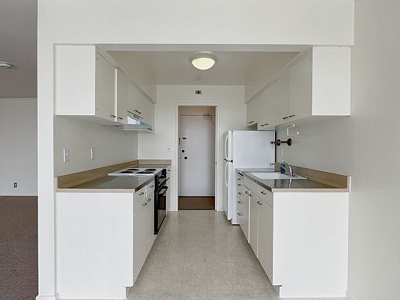 2nd image of 675 25th Ave APT 301