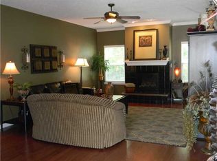 46 Golden Tree Ln, Indianapolis, IN 46217