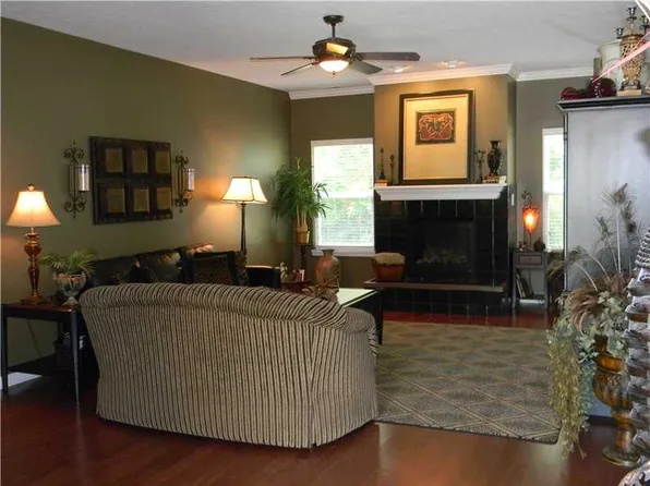 46 Golden Tree Ln, Indianapolis, IN 46217