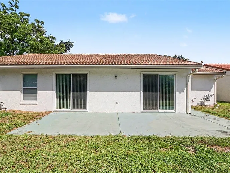 10157 Bluff Ct — Photo 25