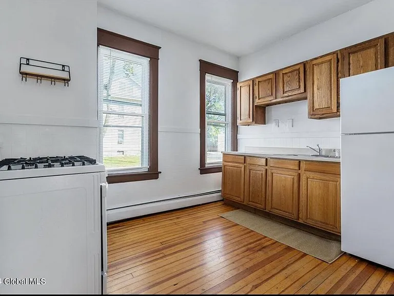 153 Ontario St #1 — Photo 16